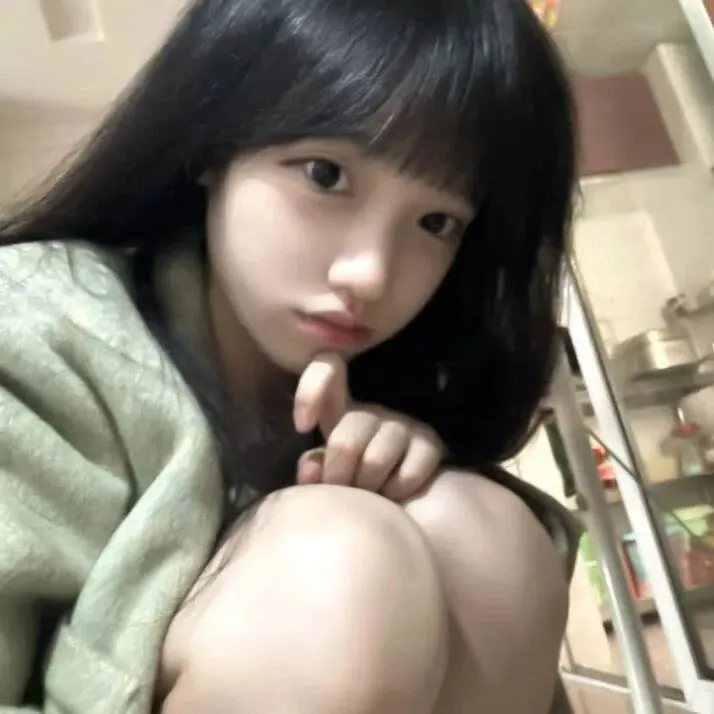 【大尺度惊悚经典】《大逃杀》未删减导演剪辑修复版：被送到荒岛互相残杀的同班同学，日本最残酷的人性社会实验